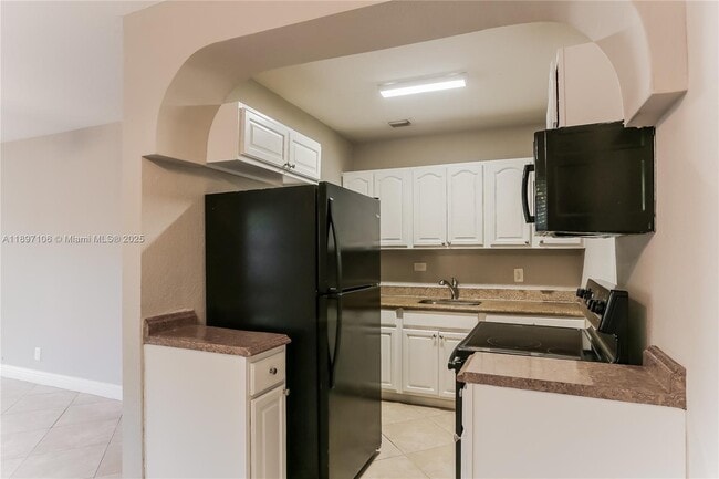 Building Photo - 417 SW 22nd Terrace