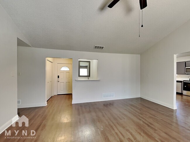 Foto del edificio - 7309 Fredricksburg Dr