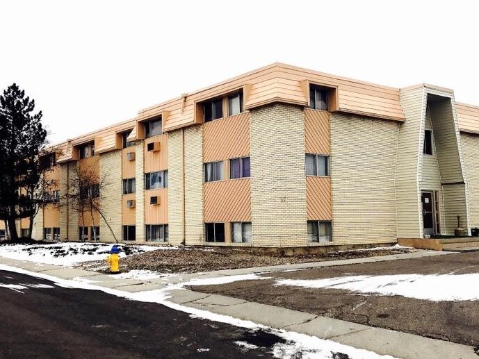 The building - 1324 Sage St