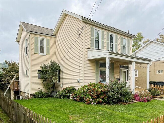 Building Photo - 675 5th St