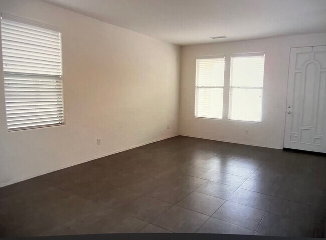 Foto del edificio - 1139 E Park Ave