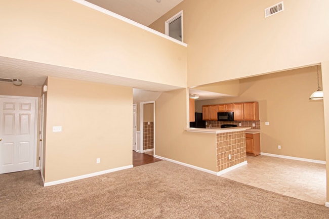 Building Photo - Beautiful 3 Bed, 2 Bath In Well Maintaine Community