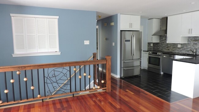 Building Photo - 62 Eaton Ct