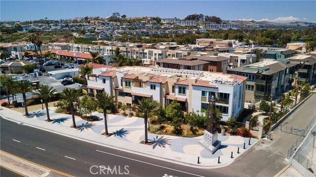 Foto del edificio - 1523 Doheny Way