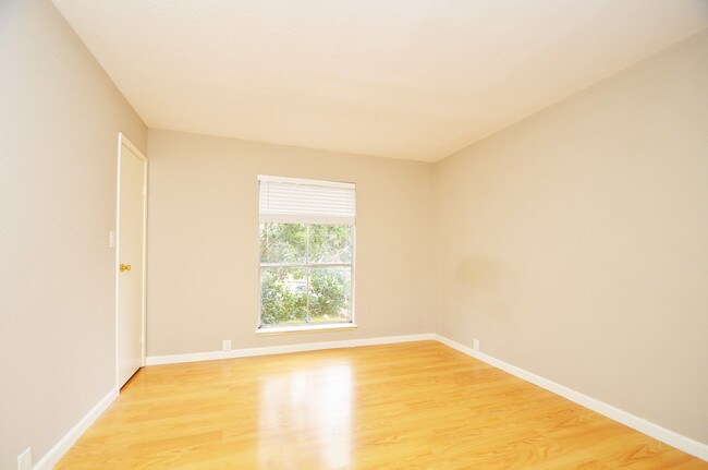 Foto del edificio - 17230 Imperial Valley Dr