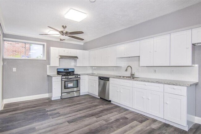 Building Photo - 417 Brook Hollow Dr