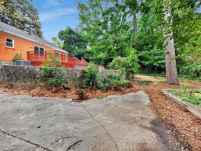 Building Photo - 1457 Clairmont Rd