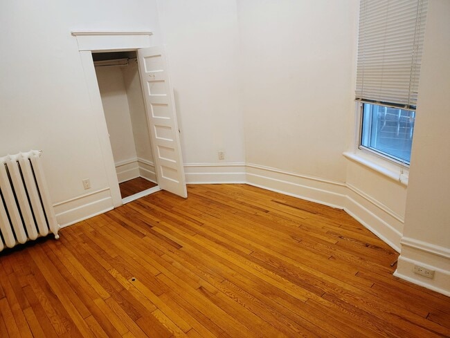 Building Photo - 362 Friel St