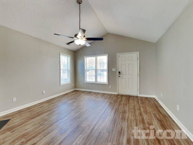 Foto del edificio - 5169 Parkerwood Dr