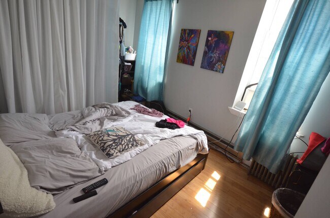 Building Photo - 212 Maverick St