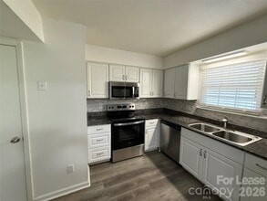 Building Photo - 8526 Castle Pine Ct