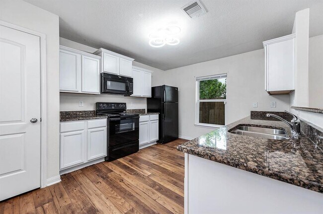 Foto del edificio - 17327 Osprey Forest Dr