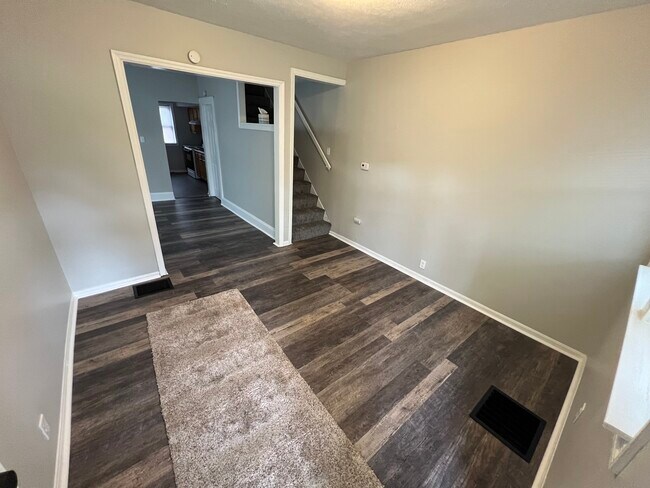 Photo - 2641 Noble Ave Apartments