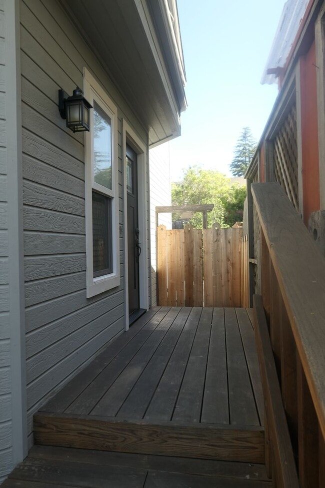 Building Photo - 69 Maranatha Dr