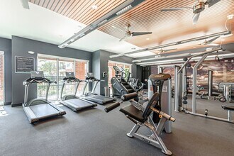 Building Photo - 8877 Lakes at 610 Dr