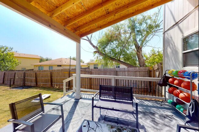 Building Photo - 6738 Walnut Valley Dr