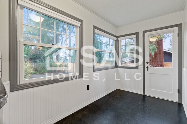 Building Photo - 11800 SW Butner Rd