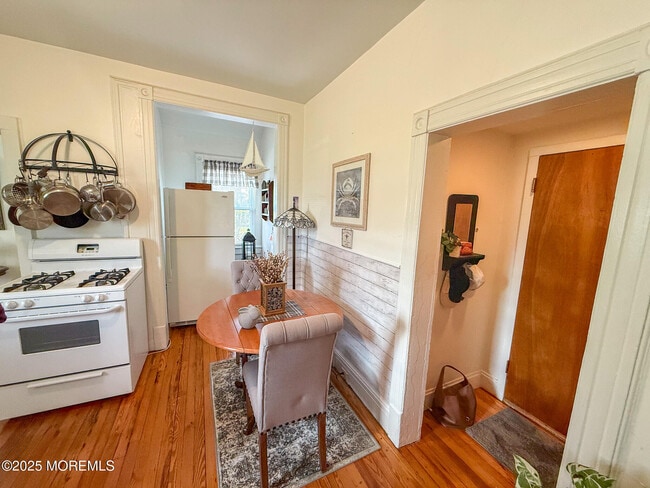 Foto del edificio - 47 Burlington Ave