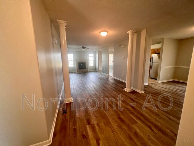 Building Photo - 4217 Highland Ave