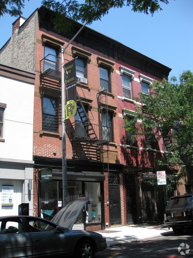 Primary Photo - 82 Bond St