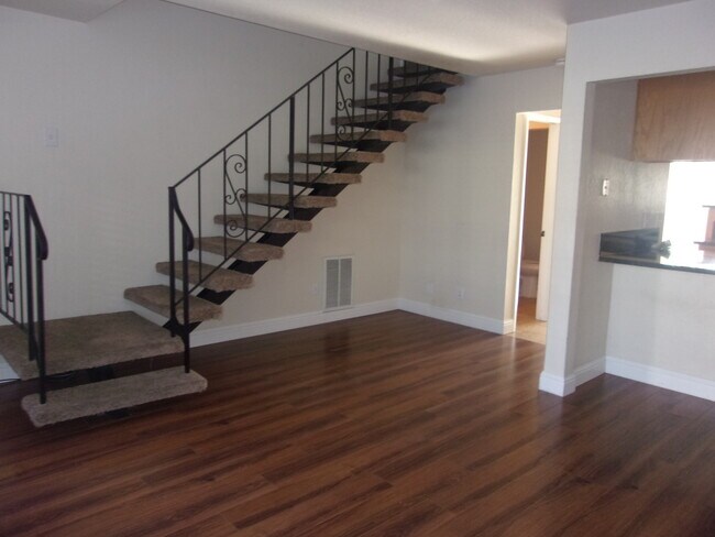 Building Photo - Edgewood Condos