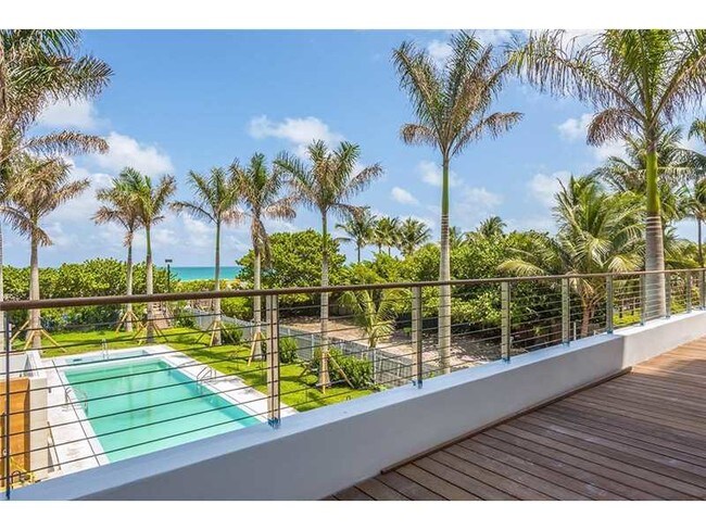 Building Photo - 3651 Collins Ave