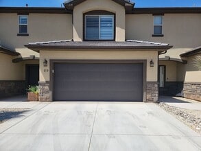 Building Photo - 2520 Blackhawk Dr