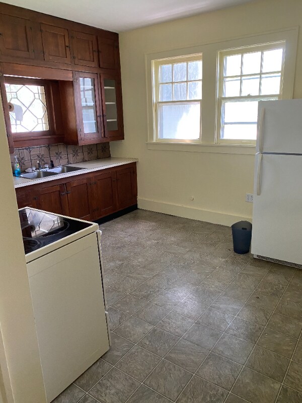 Foto del edificio - 215 E 8th Ave