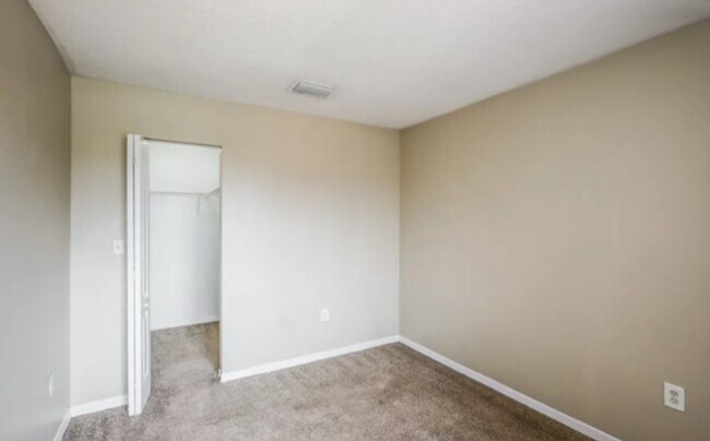 Building Photo - 3410 Palmetto Pass