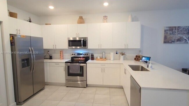 Building Photo - 23488 SW 129th Ave