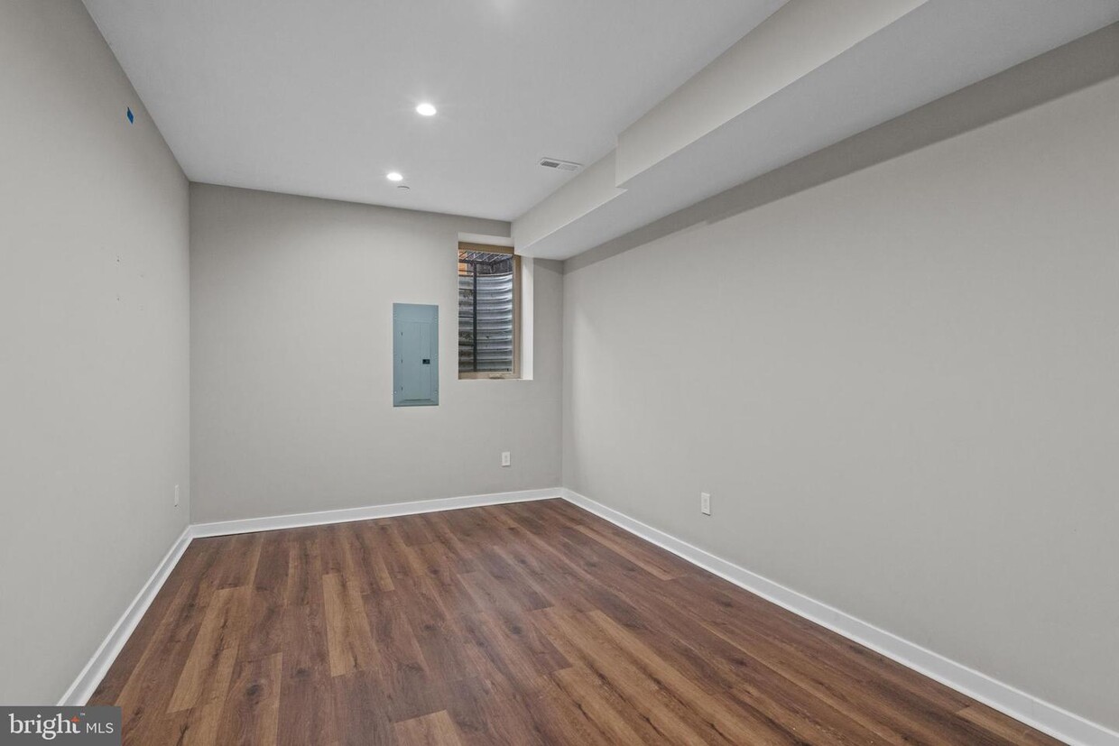 1743 N Hollywood St, Philadelphia, Pa 19121 - Townhome Rentals In 