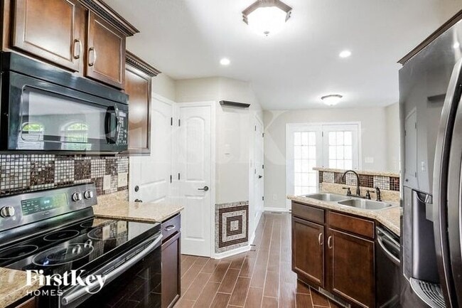 Building Photo - 2203 Killington Dr