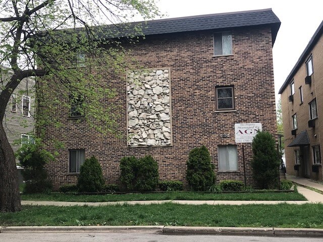 Primary Photo - 1124 Dunlop Ave