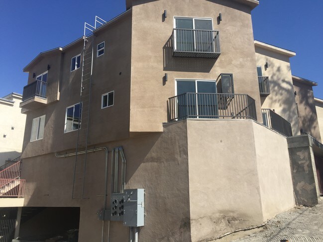 Foto del edificio - 10206 Mountair Ave