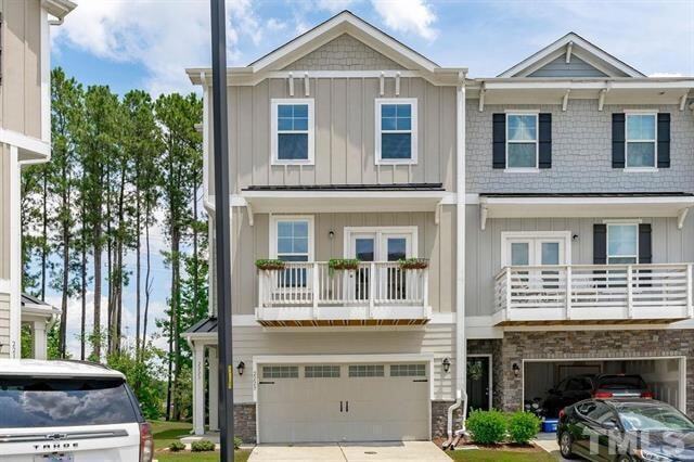 Foto principal - 2223 Chattering Lory Ln