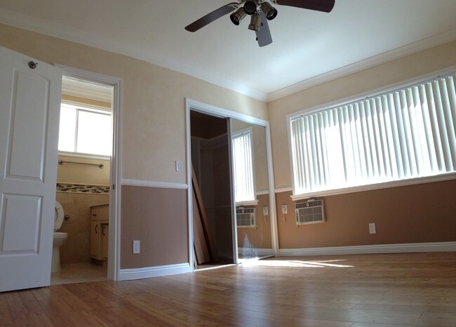 Fotografía del edificio - 1032 N Gardner St