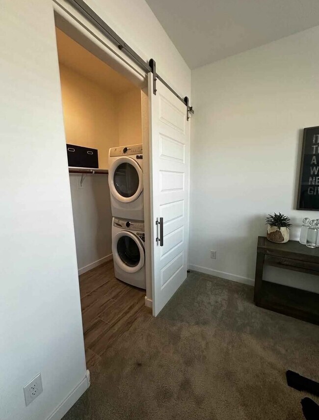 Building Photo - 4017 W La Mirada Dr