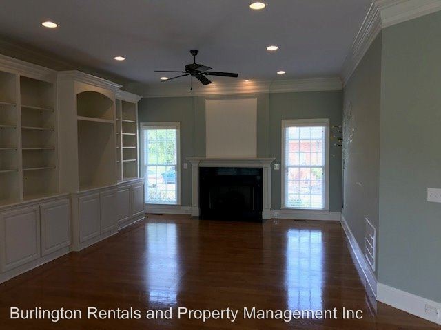 Building Photo - 5 br, 4.5 bath House - 4323 Bonnie Loch Dr.
