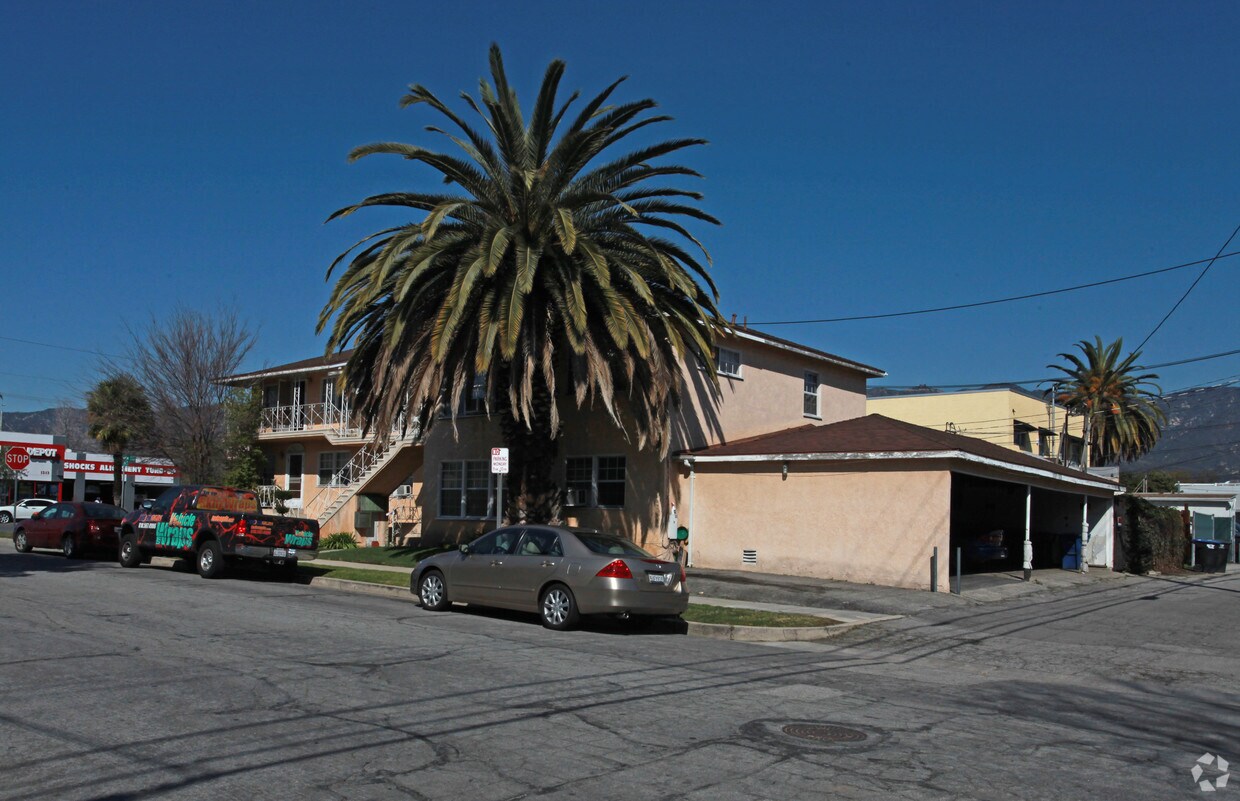 Building Photo - 1314 W Burbank Blvd