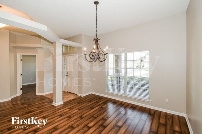 Foto del edificio - 652 Reflection Cove Rd