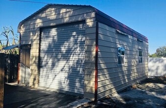 Building Photo - 4115 W Comanche Ave
