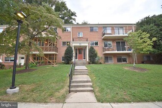 Building Photo - 10650 Weymouth St