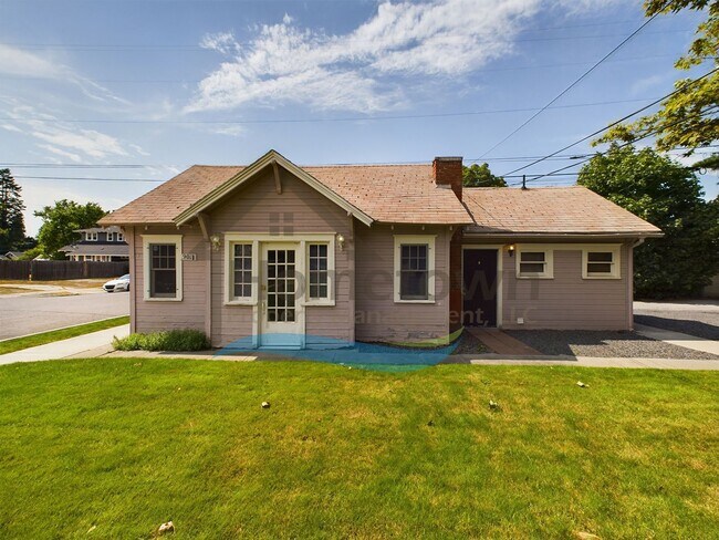 Foto del edificio - 1 Bedroom Cottage with Off-Street Parking Available in Midtown Coeur d'Alene!
