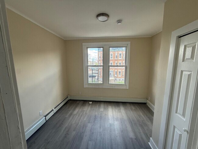 Foto del edificio - 89 Bostwick Ave