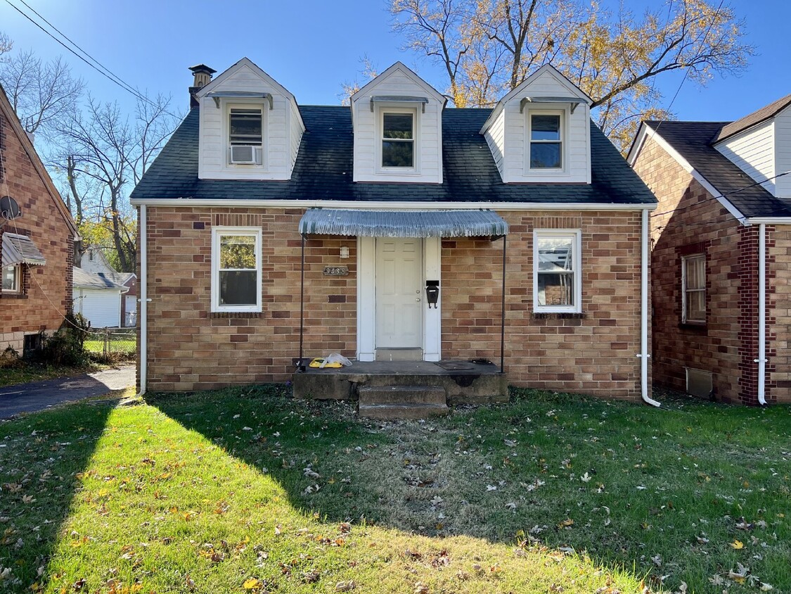 Primary Photo - Charming 3-Bedroom Home in Saint Louis — C...