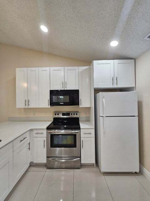 Building Photo - 480 Hardwood Pl