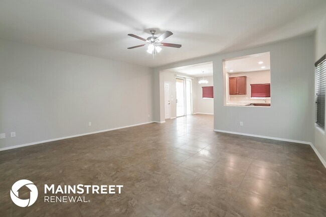 Building Photo - 4922 N 110th Ln