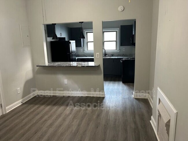 Foto del edificio - 206 W Tinsley St