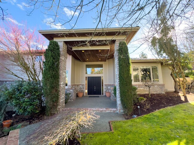 Foto del edificio - 4bd/4ba Bellevue Home