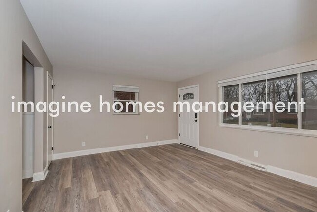 Foto del edificio - Cozy 4 Bedroom House in Anderson Township